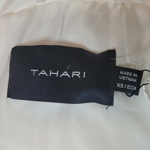 Women's White Puffer Jacket - Picture 4 of 5